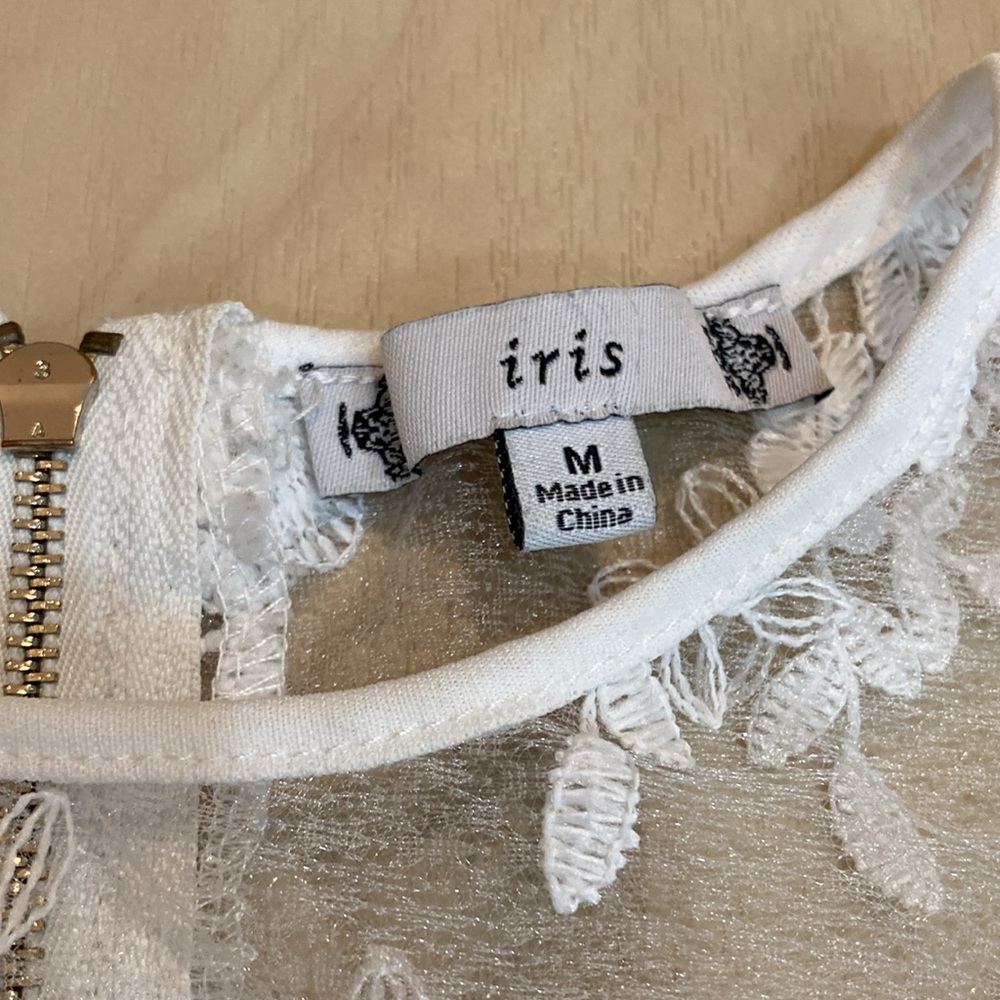 Iris mesh/floral blouse - Picture 3 of 10